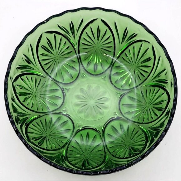 Vintage MCM Anchor Hocking Winter Green Cameo & Star Medallion Glass Salad Bowl - Picture 2 of 6